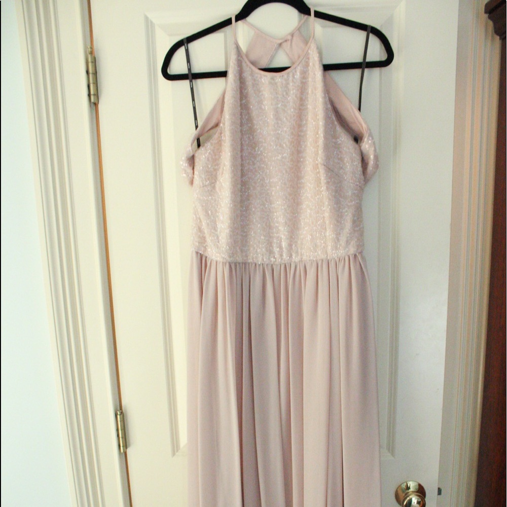 Vera Wang Backless Halter Formal Dress